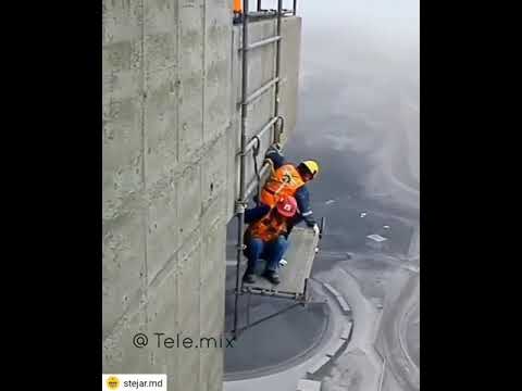 Could you clean up this worksite? Could you clean up this worksite?